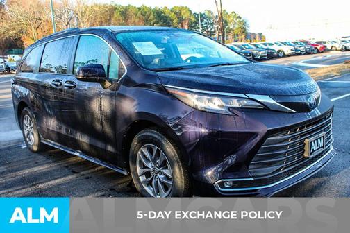 2023 Toyota Sienna XLE