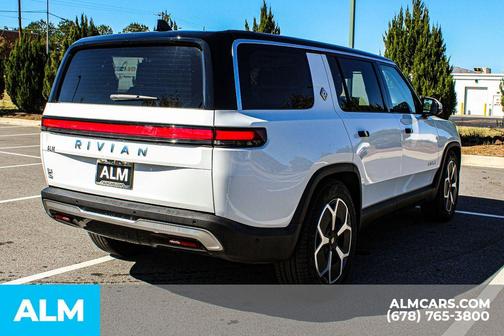 2024 Rivian R1S Adventure