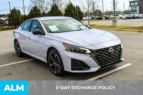 2025 Nissan Altima SR