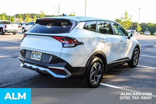 Snow White Pearl 2025 Kia Sportage LX