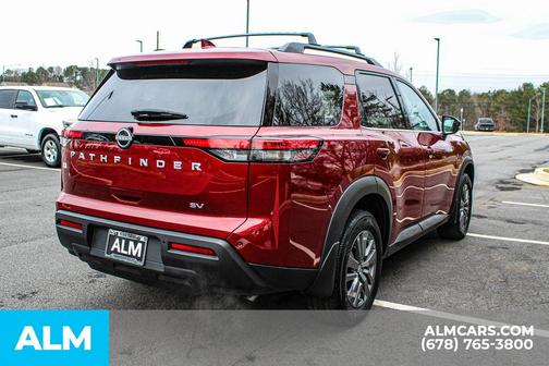 2024 Nissan Pathfinder SV