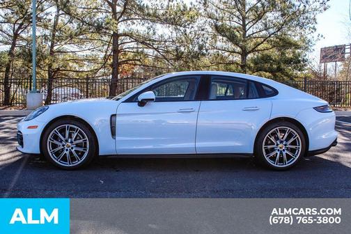 2023 Porsche Panamera Platinum Edition