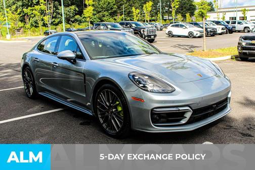 2023 Porsche Panamera E-Hybrid 4
