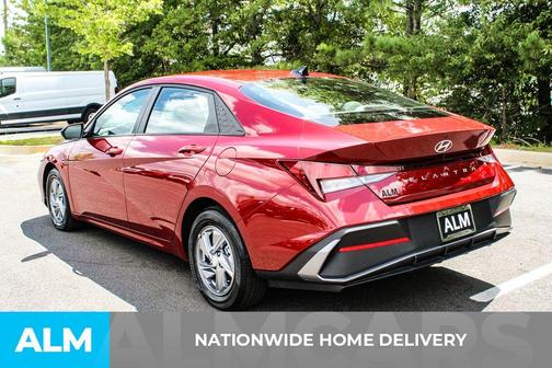 2024 Hyundai ELANTRA SE