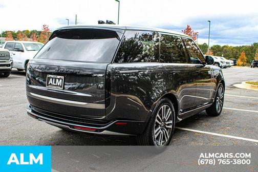 2023 Land Rover Range Rover P530 SE