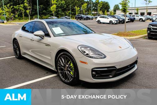 2023 Porsche Panamera E-Hybrid 4