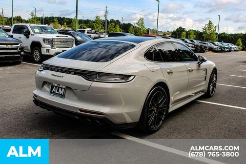 2023 Porsche Panamera E-Hybrid 4