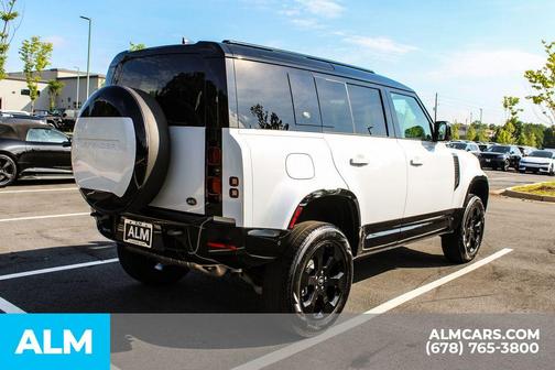 2023 Land Rover Defender 110 X-Dynamic SE