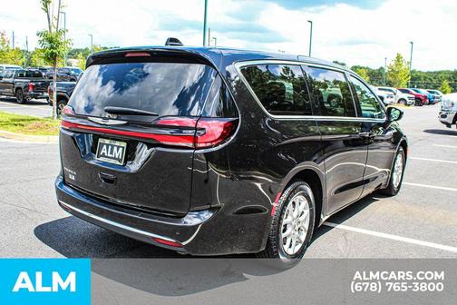 2023 Chrysler Pacifica Touring-L