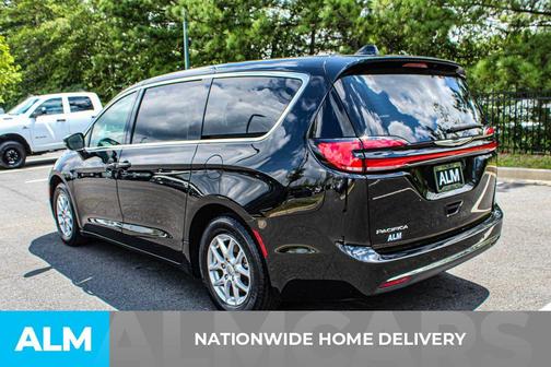 2023 Chrysler Pacifica Touring-L