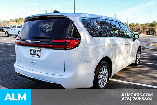 2023 Chrysler Pacifica Touring-L