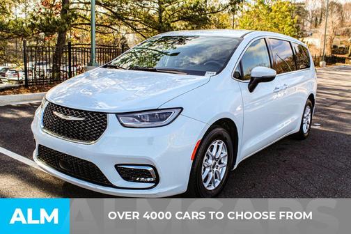 2023 Chrysler Pacifica Touring-L