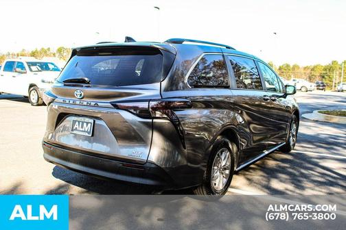 2024 Toyota Sienna XLE