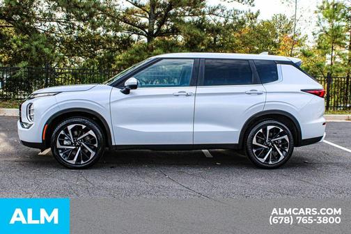 2024 Mitsubishi Outlander SE