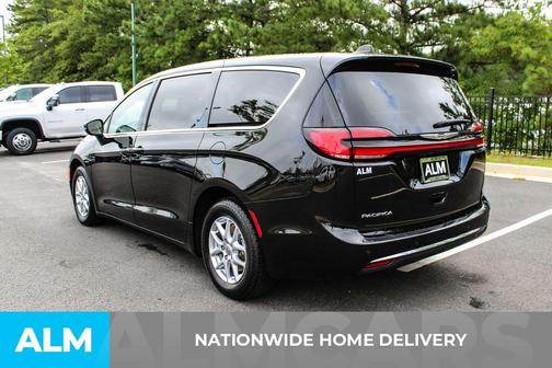 2023 Chrysler Pacifica Touring-L