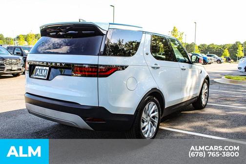 2024 Land Rover Discovery P300 S
