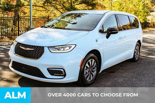 2024 Chrysler Pacifica Hybrid Select