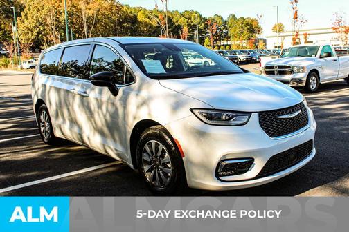 2024 Chrysler Pacifica Hybrid Select