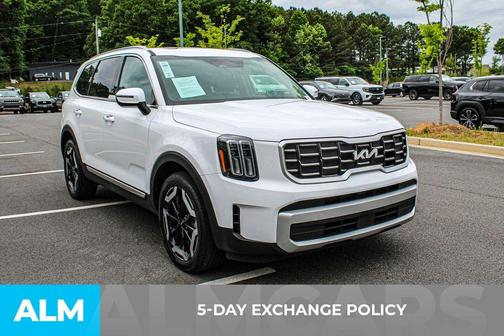 Glacial White Pearl 2025 Kia Telluride S