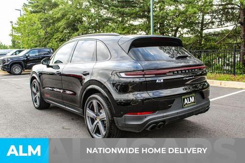 2024 Porsche Cayenne S