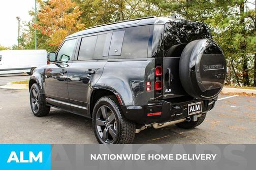 2024 Land Rover Defender P400 X-Dynamic SE