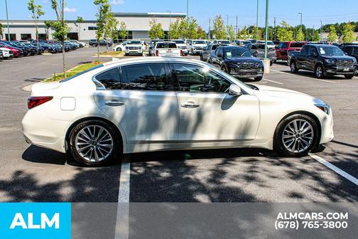 2022 INFINITI Q50 LUXE