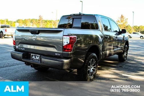 2023 Nissan Titan SV