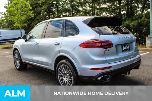 2017 Porsche Cayenne Platinum Edition