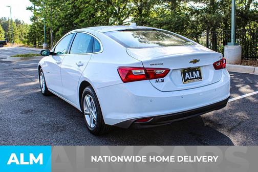 Summit White 2024 Chevrolet Malibu LT