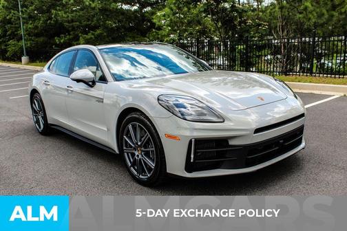 2025 Porsche Panamera E-Hybrid 4
