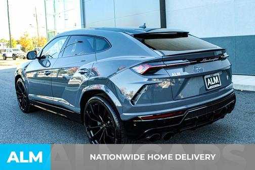 2022 Lamborghini Urus Base
