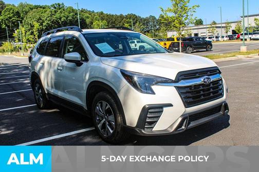 Crystal White Pearl 2025 Subaru Ascent Premium