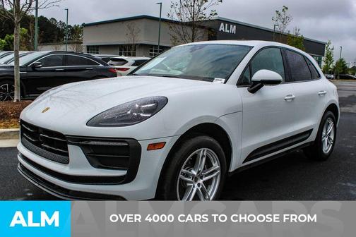 2023 Porsche Macan Base
