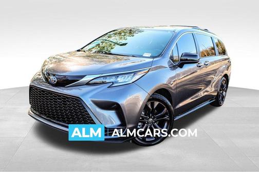 2022 Toyota Sienna XSE 7 Passenger