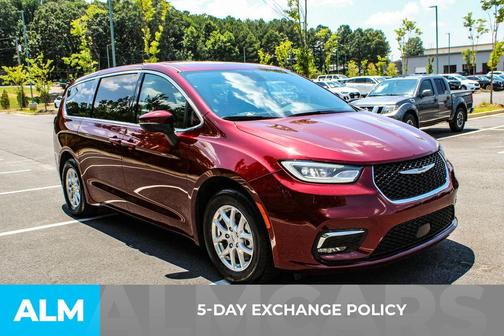 2023 Chrysler Pacifica Touring-L