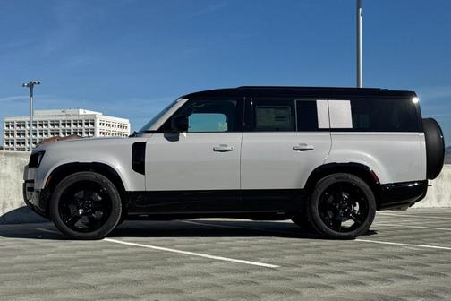 2026 Land Rover Defender X-Dynamic SE