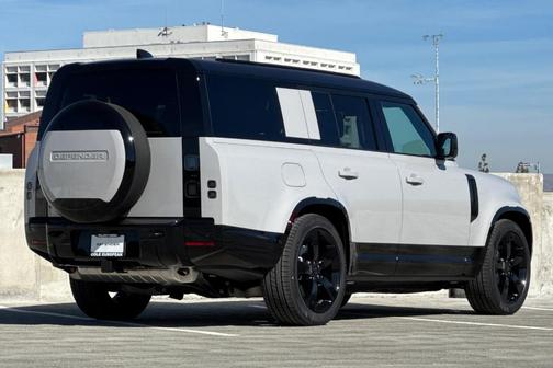 2026 Land Rover Defender X-Dynamic SE