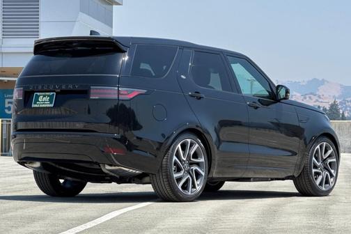 2025 Land Rover Discovery P360 Dynamic SE