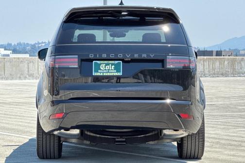 2025 Land Rover Discovery P360 Dynamic SE