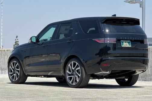 2025 Land Rover Discovery P360 Dynamic SE