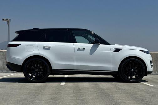 2025 Land Rover Range Rover Sport P360 SE