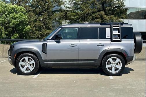 2022 Land Rover Defender 110 SE