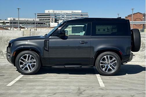 2024 Land Rover Defender P400 X-Dynamic SE