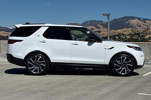 2025 Land Rover Discovery P300 S
