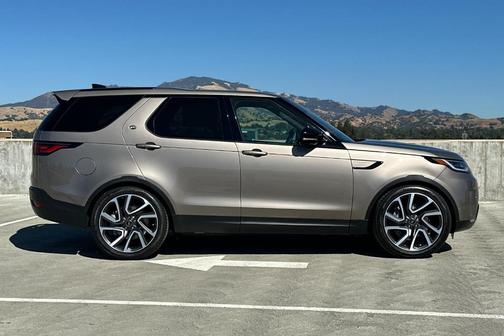 2025 Land Rover Discovery P300 S