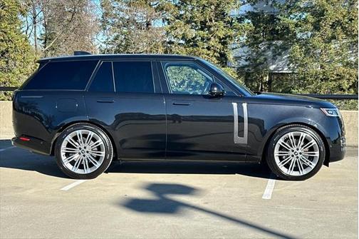 2025 Land Rover Range Rover P530 SE