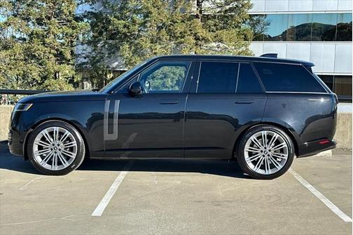 2025 Land Rover Range Rover P530 SE