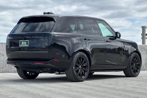 2025 Land Rover Range Rover P530 SE