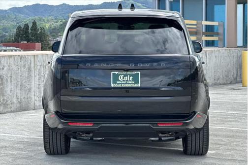 2025 Land Rover Range Rover P530 SE