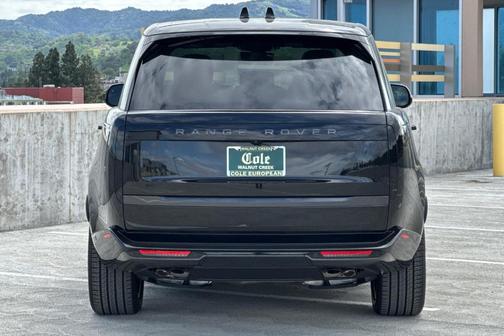 2025 Land Rover Range Rover P530 SE